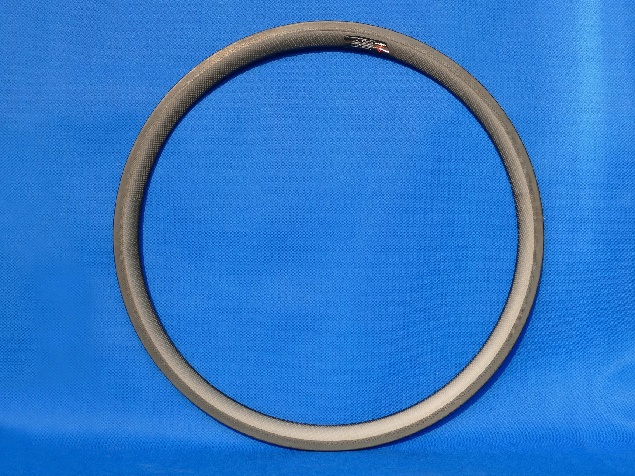 В комплект входит 1 пара ободов полностью карбоновые колеса для дорожного