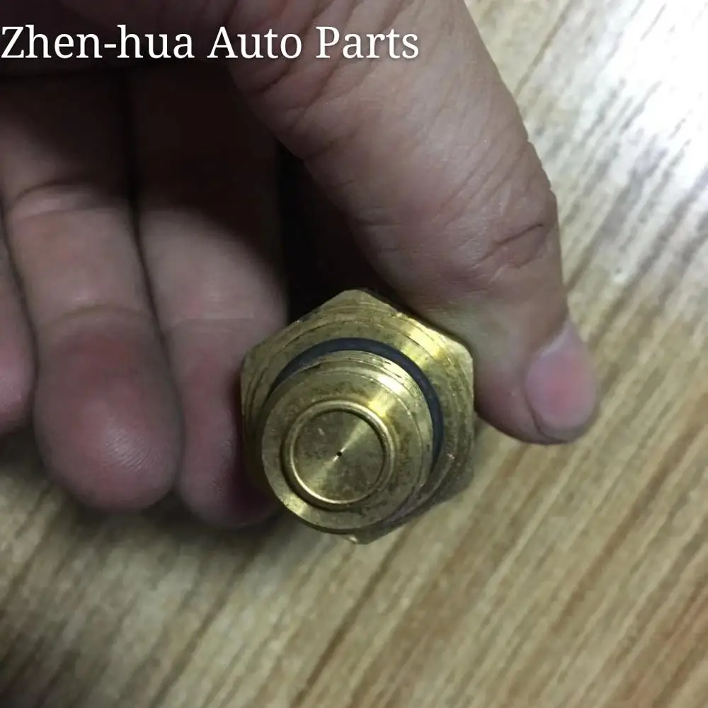 

High Quality NEW Genuine Fuel Pressure Sensor 21540602 20898038 For VOLVO Truck Diesel Engine 21302639 Car accessories Good