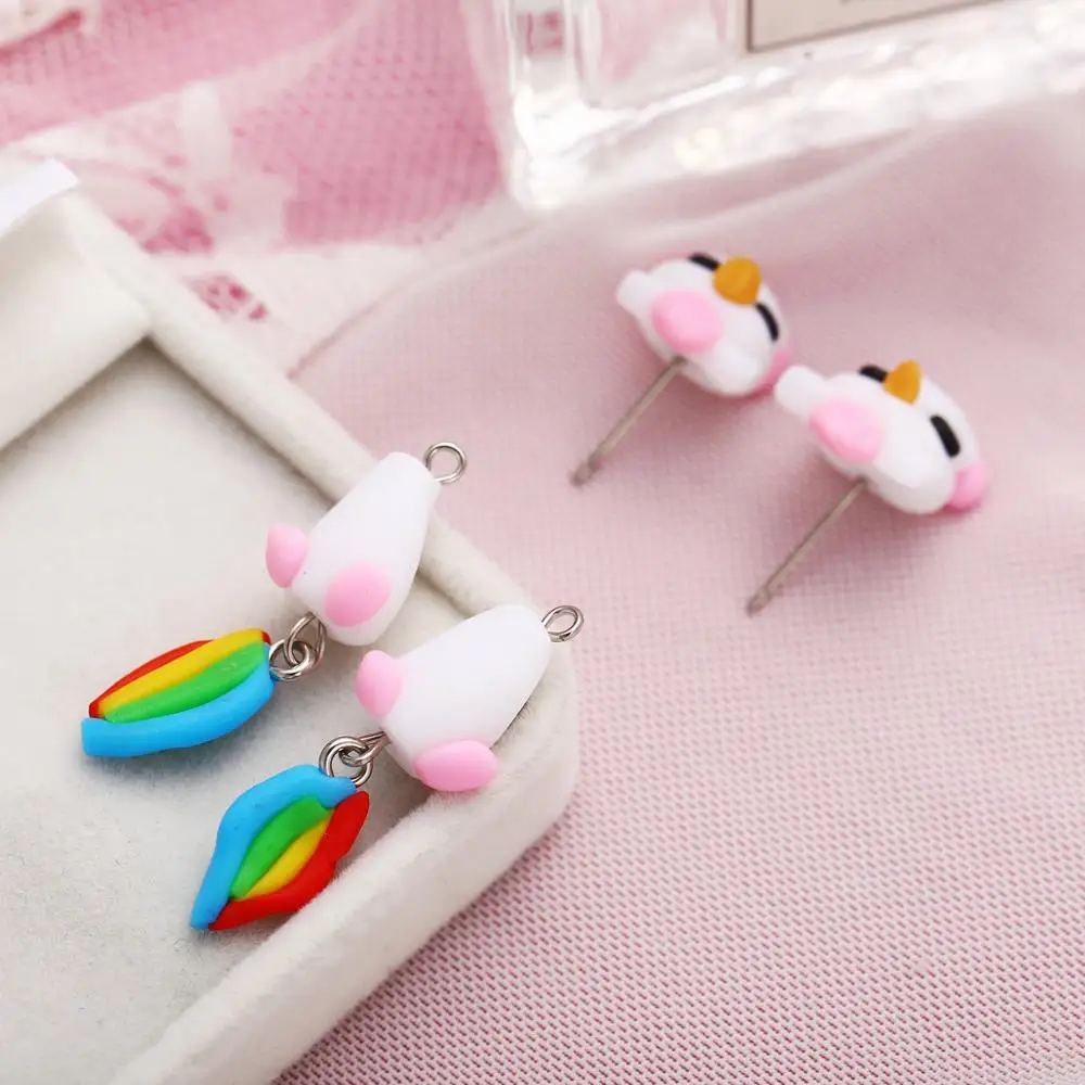 Мягкие серьги из полимерной глины милые в виде единорогов женские с животными