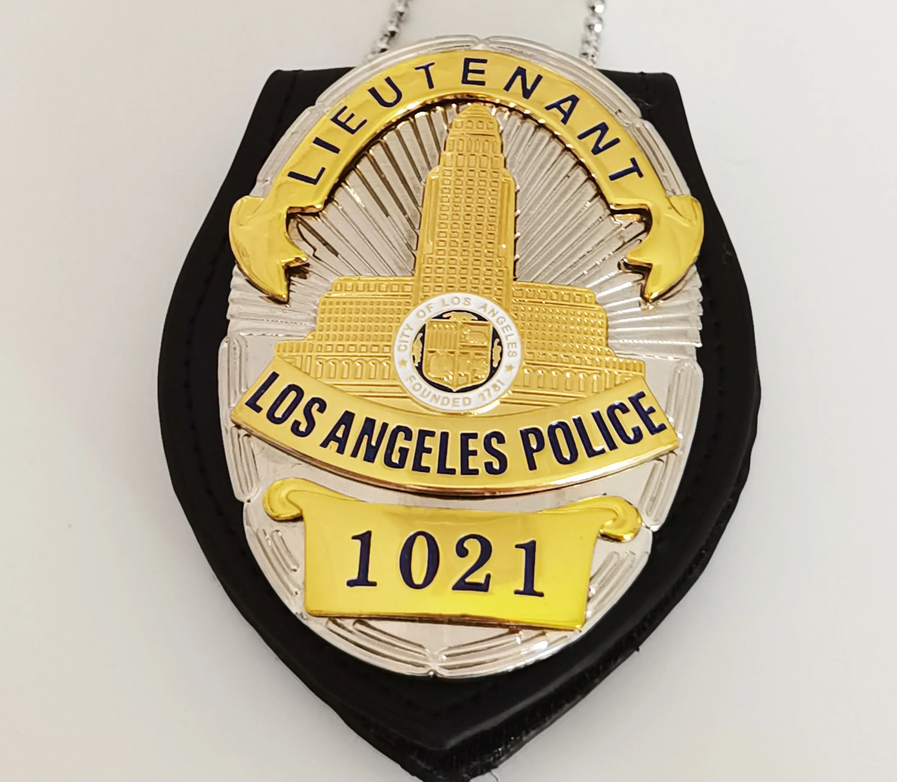 

American Los Angeles badge LAPD detective badge NO.1021 1:1 and accessories film and television props
