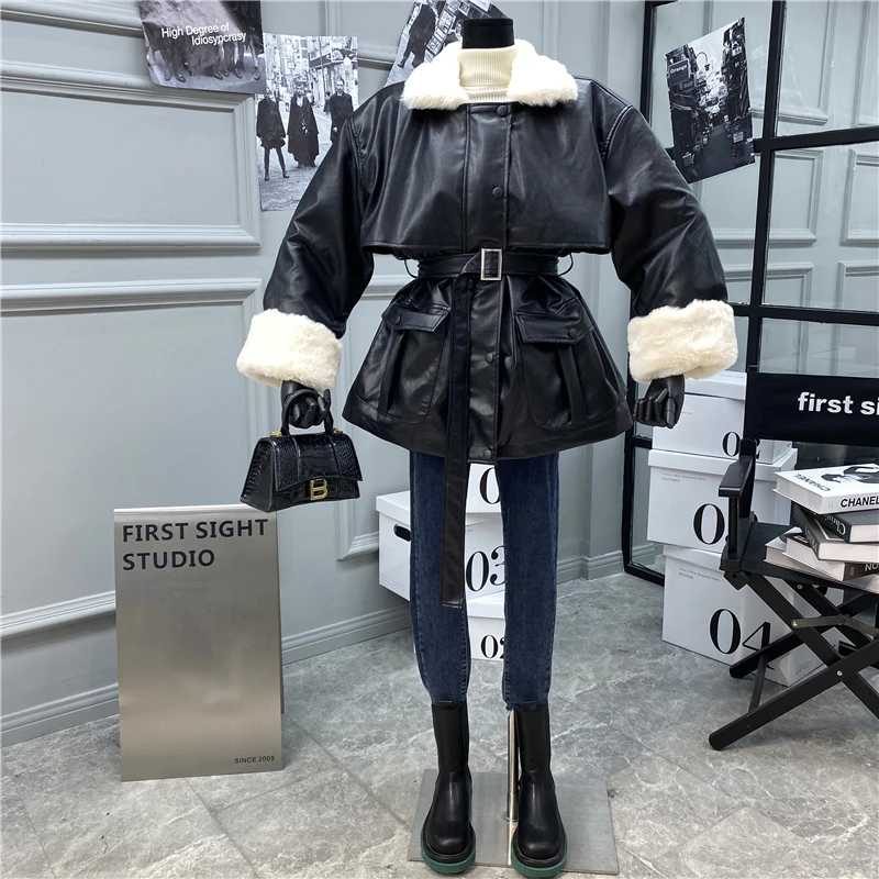 Скидка 2021 Зимний новый стиль меховой отворот свободный пояс тонкий средней длины рабочие PU кожаная куртка плюс бархат толстый Модный женский