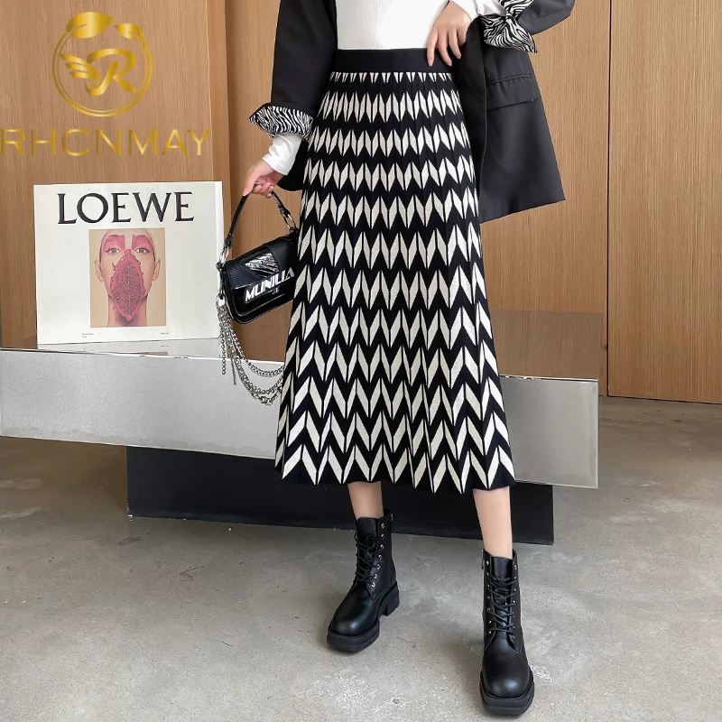 

2021 Autumn And Winter Skirts High Waist Mid-Length Wild Knit Skirt Striped Print Hit Color Woolen Elegant Slim Jupe Femme