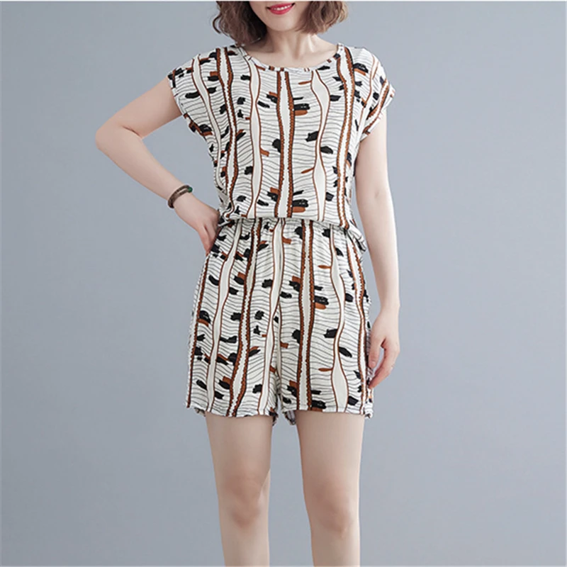 

2021 Summer Fashion New Cotton Silk Print Round Neck Short Sleeve Top + Casual Shorts Two-Piece Suit Female Trendy H114