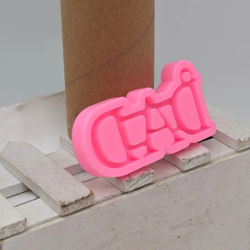 

Creative DAD Letter Style Keychain Mold Fashion Resin Silicone Mould for DIY Pendant Necklace Charms Jewelry Making Tools