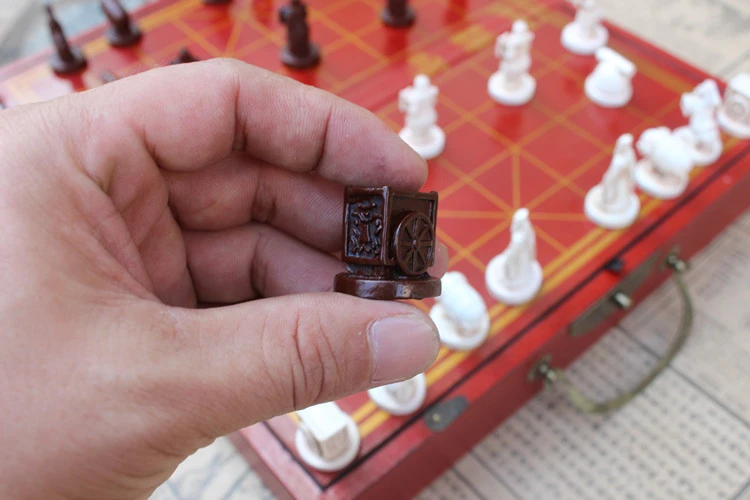 Новая высококачественная деревянная коробка Китайский Набор для игры в шахматы Настольная игра Складная шахматная доска китайские традиции шахматы смолы шахматные фигуры