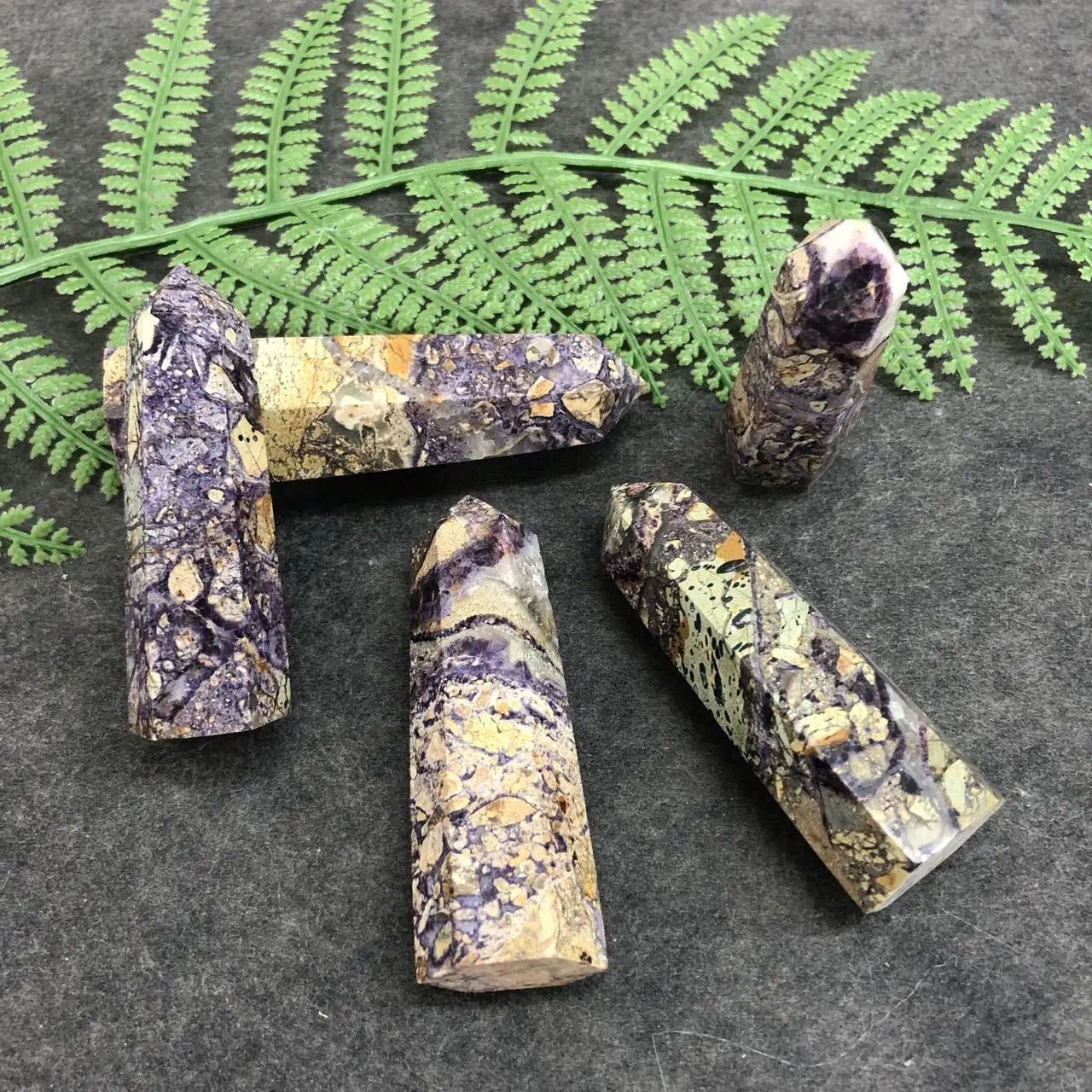 Палки и камни. Палки и камни. Орудия труда орудия каменного века. Каменные орудия коряков. Каменный топор первобытного человека.