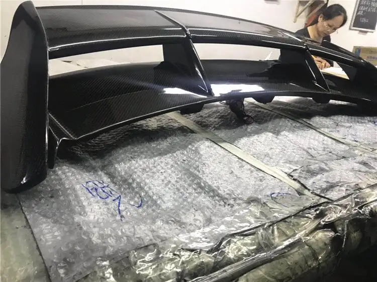 Углеродного волокна заднего крыла багажник спойлер для Ford Focus Хэтчбек 2005 2006 2007 2008 2009 2010 2011 по EMS(со светодиодной лампы