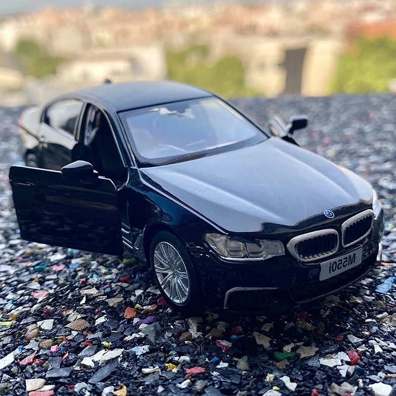 Simulation 1:36 BMW M5 alloy metal car model toy inertia swing vocal collection children's gift motel toys bmw | Игрушки и хобби