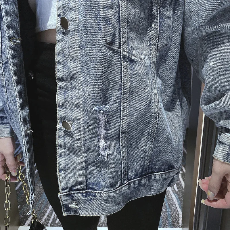 Женская джинсовая куртка с вышивкой винтажная отложным воротником и надписью