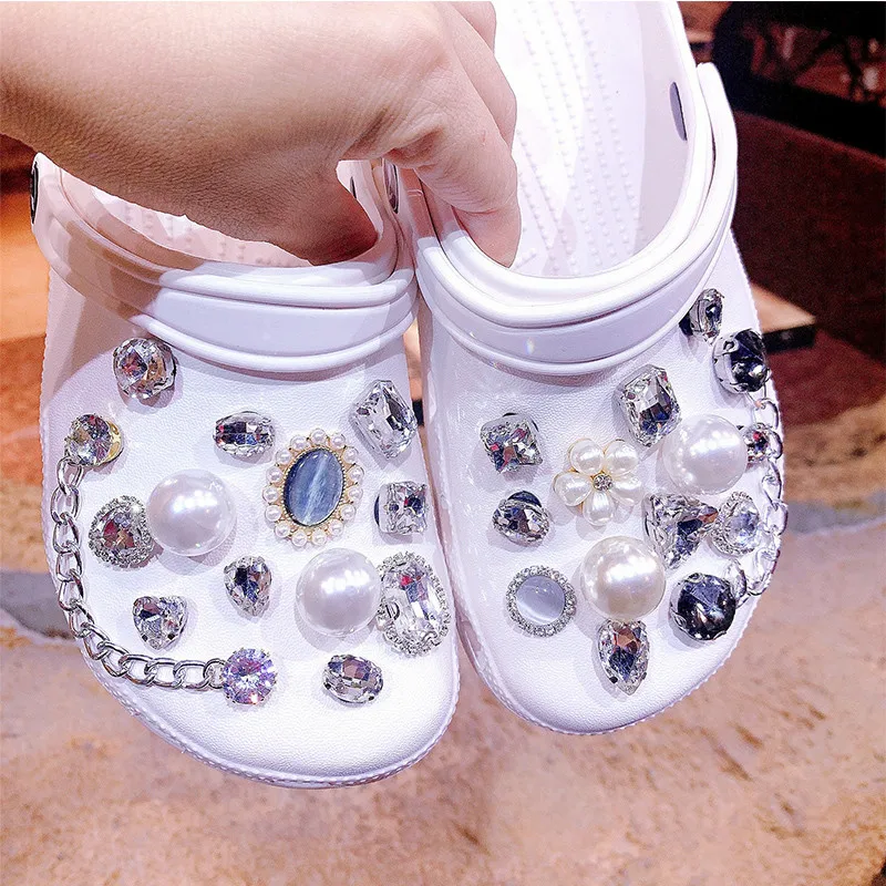 Brand JIBZ Crocs Charms Designer Bling Rhinestone Chain Croc Decorations Cute Metal Buckle Accessories for Girls 2021 New