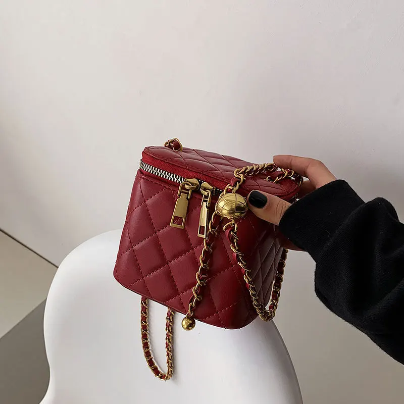 Мини-сумка женская 2021 новая трендовая модная ромбовидная вышитая нитка