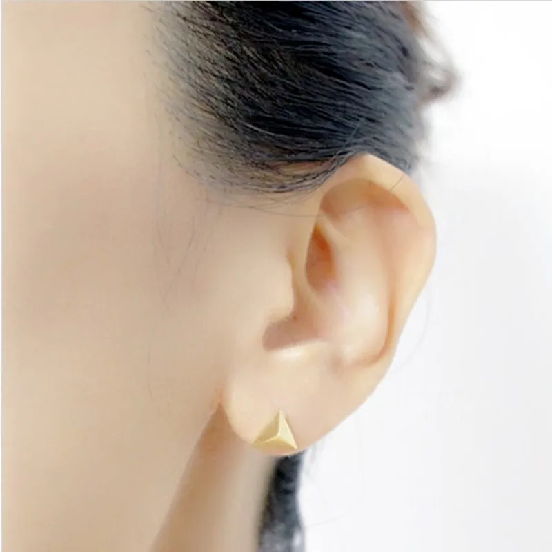 

Fashion Stereoscopic Triangular Cone Stud Earrings Pyramid Stud Earrings