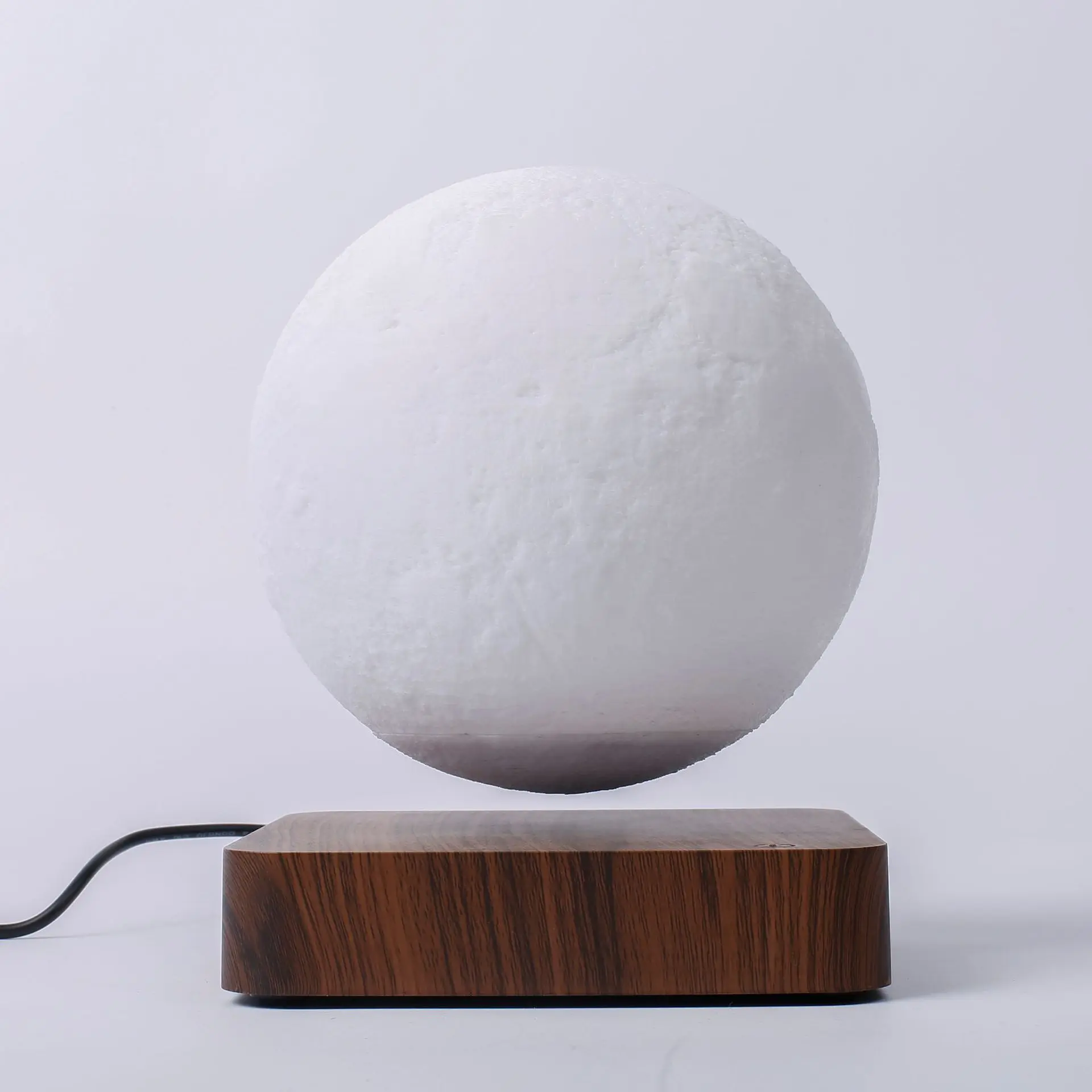 구매 새로운 디자인 크리 에이 티브 3D 자기 부상 문 램프 밤 빛 회전 Led 문 부동 램프 홈 인테리어 휴일