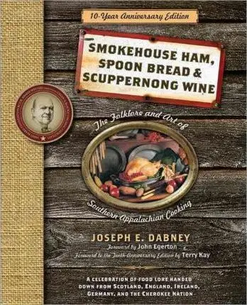 

Курительная ветчина, ложка и вино Scuppernong: фестиваль и искусство Южного апалахия (юбилей)