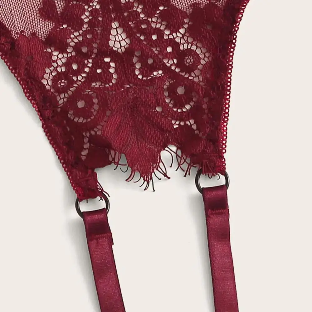 Женское нижнее белье с кружевным бюстгальтером без косточек и трусиками |