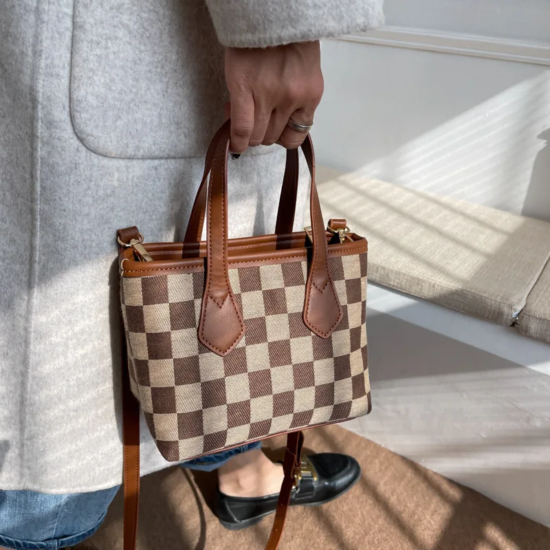 

Popular This Year Winter Fashion Female Bag 2021 New Joker Web Celebrity Lattice Hand The Bill Of Lading Shoulder Bag Bag Bucket