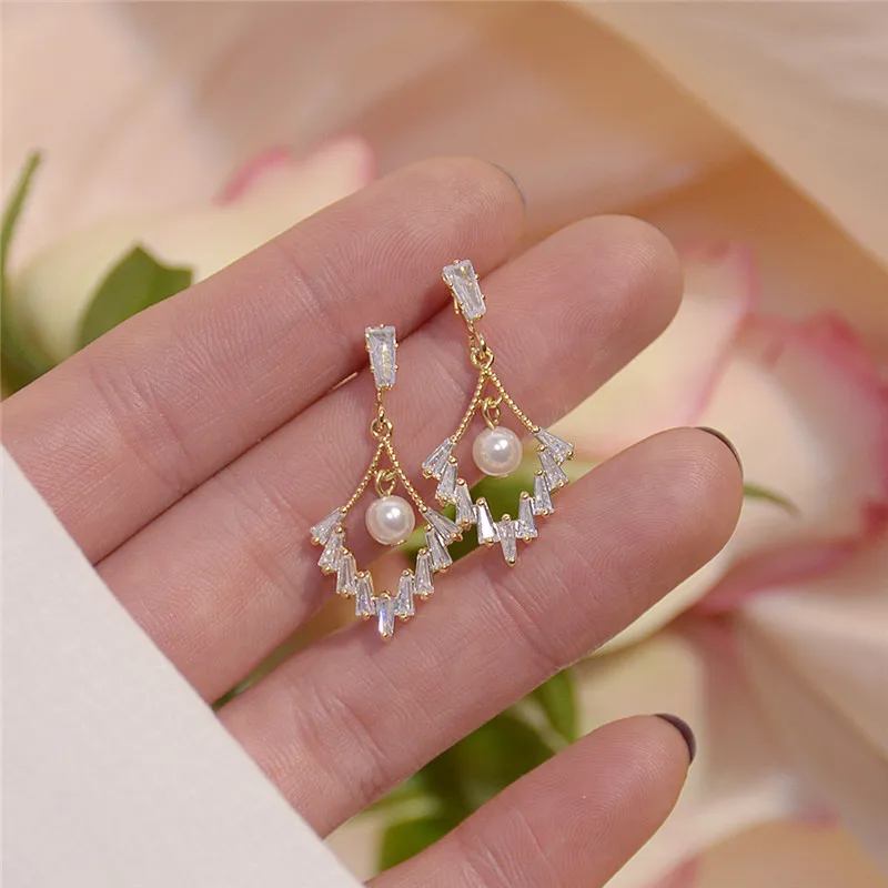 

Женские серьги-гвоздики с натуральным жемчугом 14 к