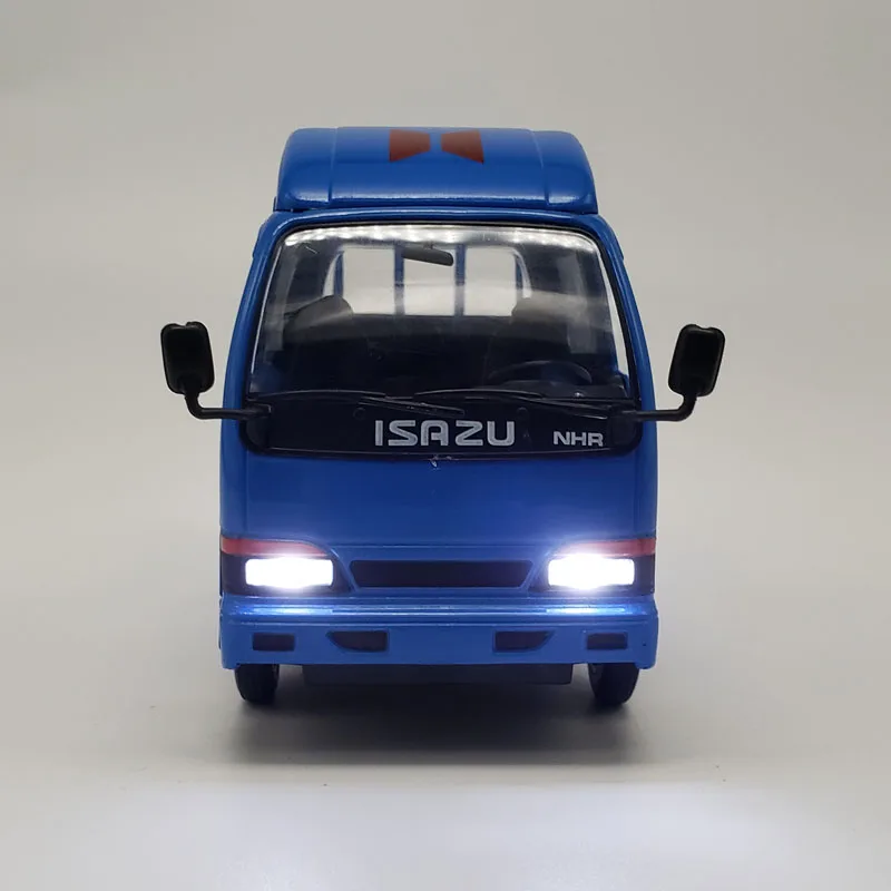 Модель автомобиля ISUZU NHR для пикапа модель из сплава со звуком и светильник Том