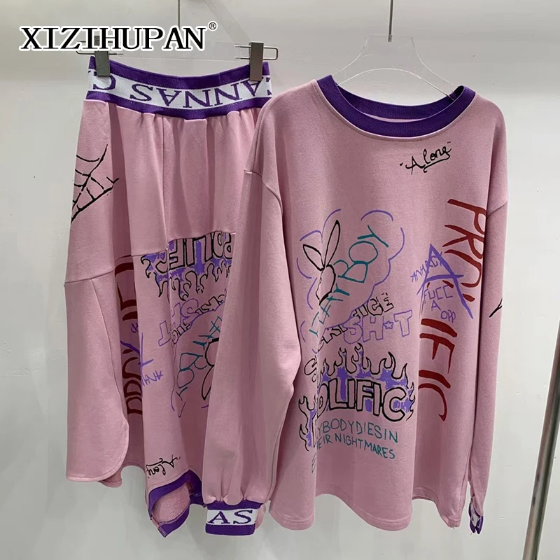 

Женский костюм с надписью XIZIHUPAN, розовый костюм с круглым вырезом и длинным рукавом, юбка с завышенной талией и асимметричным подолом, повсе...