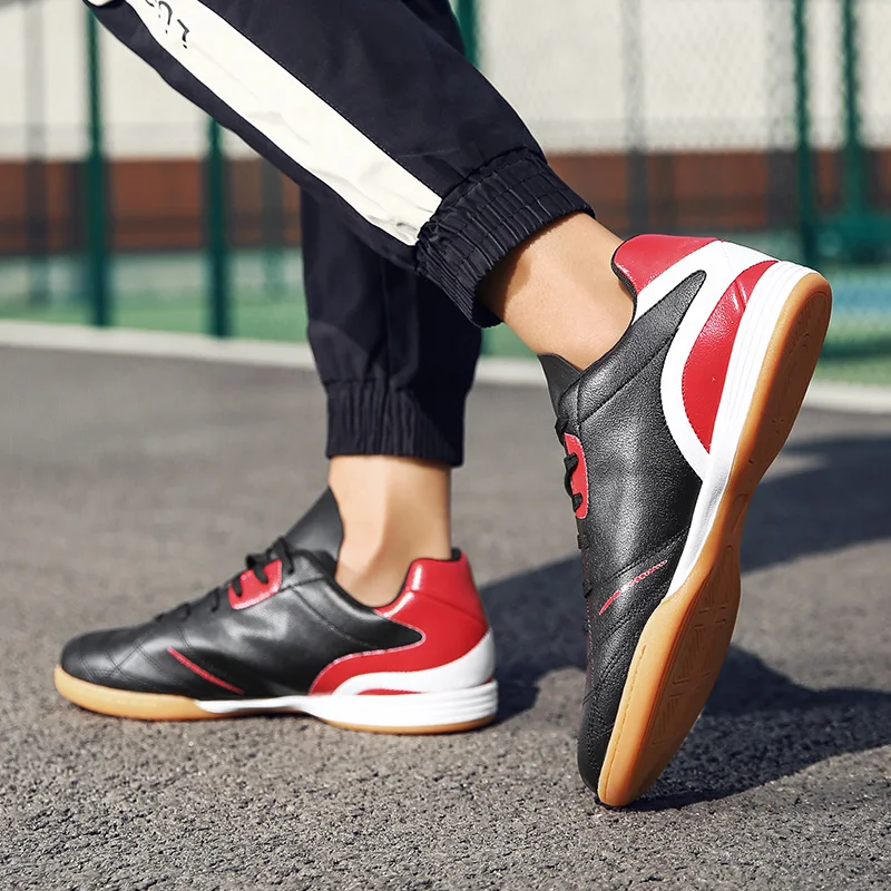 

Football Boots Men Sneakers Soccer Boots Black Leather Turf Football Boots Kids Soccer Cleats AG/FG Spikes Training Futsal Shoes