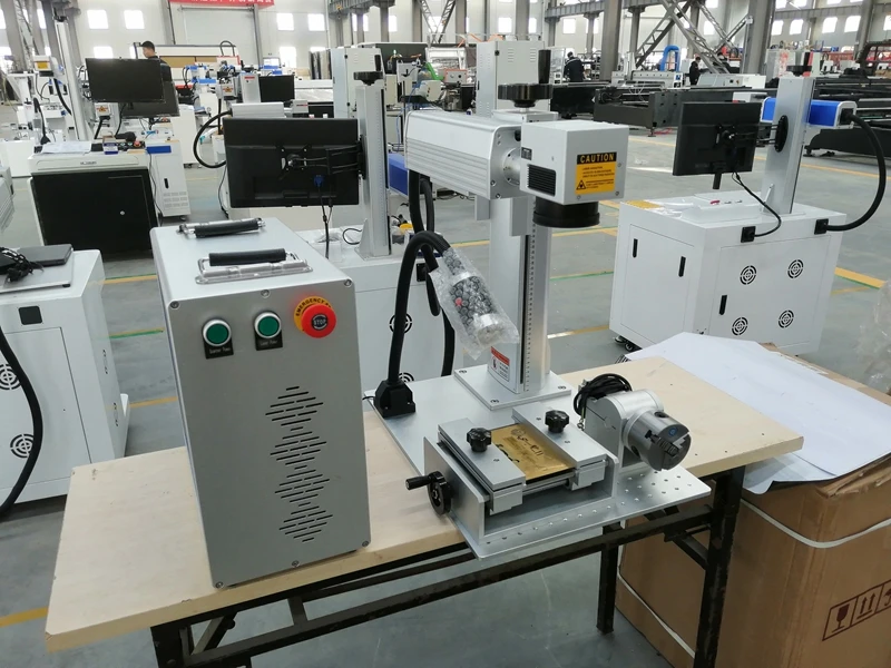 Вращающаяся ось включает в себя 30 Вт 50 волоконно-лазерный маркировочный станок