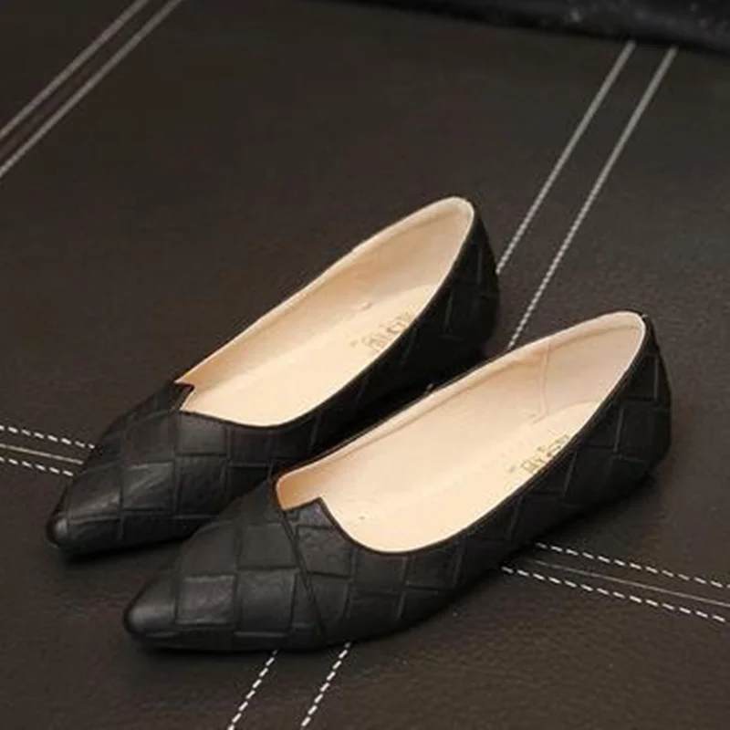 Женские туфли на плоской подошве больших размеров 46 34 45 черные Бежевые слипоны с