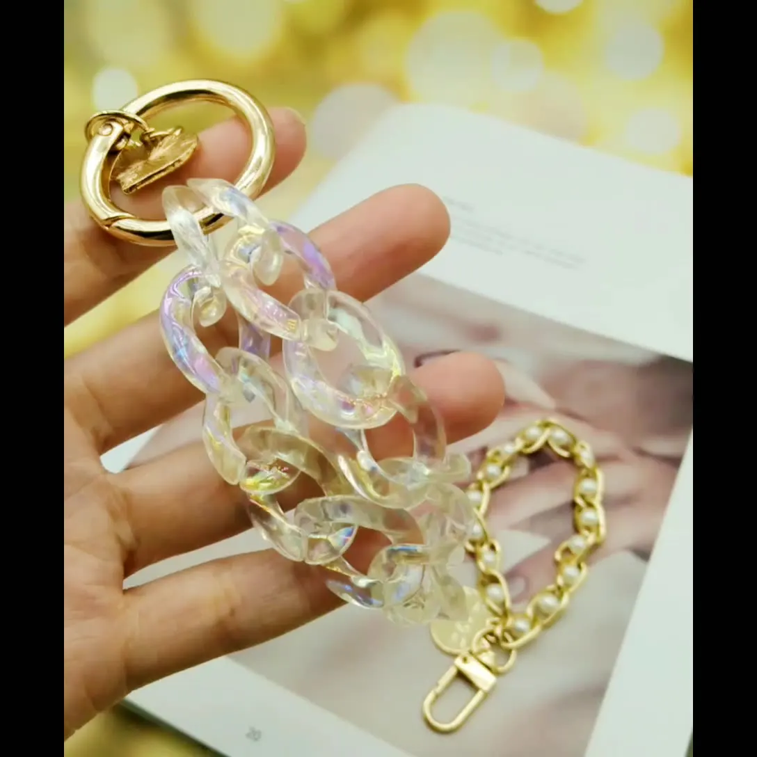 

2021 New Mori Women Pearl Keychain Alloy Key Chains Imitation Pearl Creative Small Gift Bag Car Hang Ornaments Keyrings