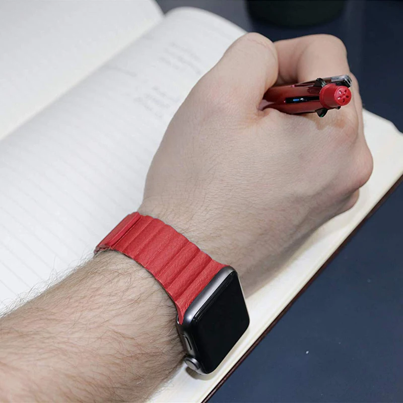 Ремешок кожаный для Apple Watch Band 44 мм 42 40 38 браслет с сильной магнитной застежкой iWatch