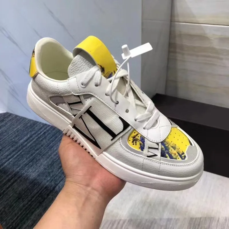 

2021 Luxury Design couple's leather heightening father men's ins fashion versatile sports snot super fire brand men's shoes