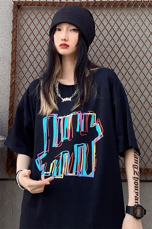 

T-shirt design small graffiti letter print summer 2021 new short sleeve loose student versatile top
