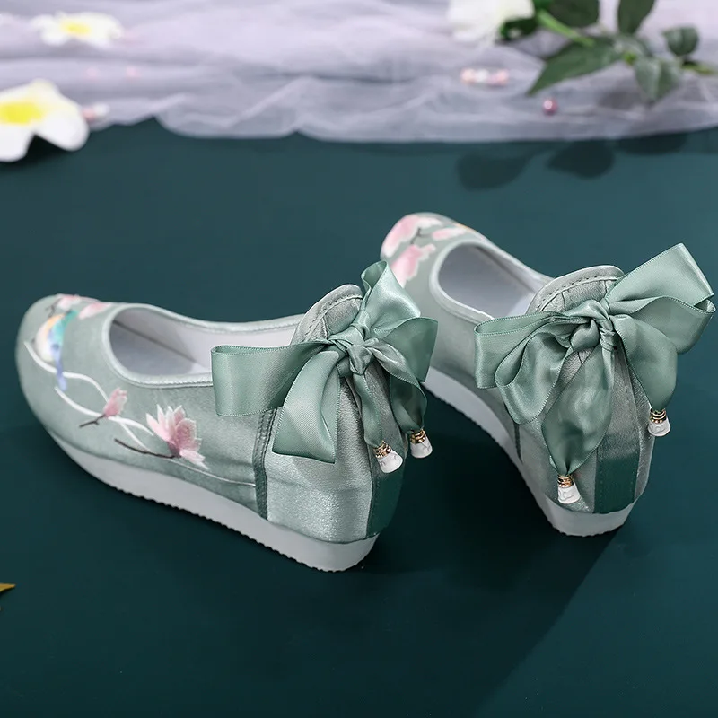 

Hanfu shoes plus velvet women's thick-soled hairy embroidered shoes, women's antiquity Han element cloth shoes