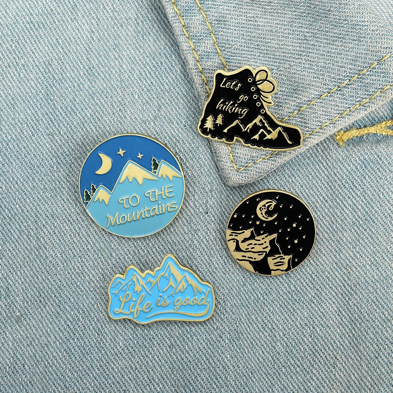 

Snow Mountain Round Enamel Lapel Pin Brooches Badges Night view Exploring Nature Brooch Pins Button Jewelry Gift for Women