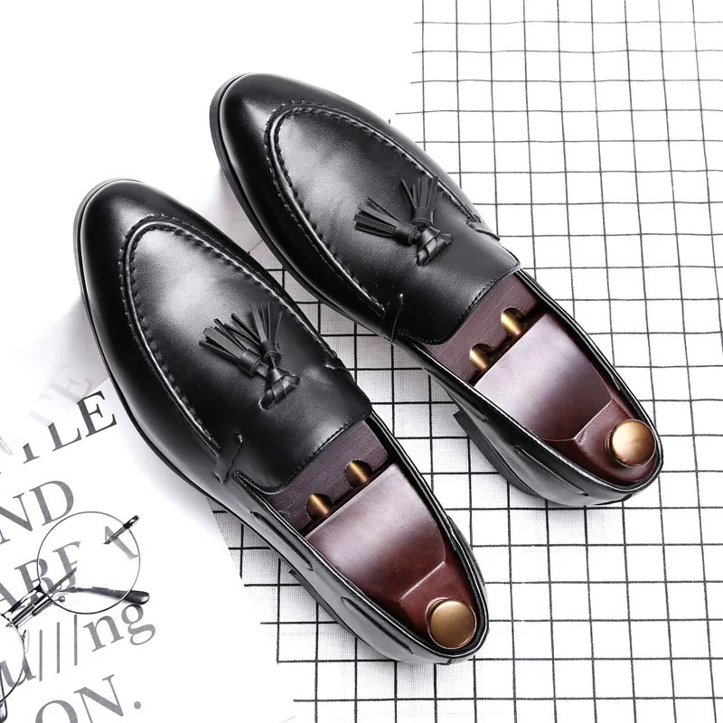 

2021 Men Dress Shoes Leather Formal Business Men Oxfords Shoes Wedding Party Brogue Shoes