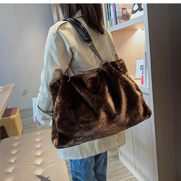 Original Brand Autumn And Winter Plush Shoulder Bag& Large Capacity Chain Tote Bag Width 49cm High 31cm Thickness 13cm