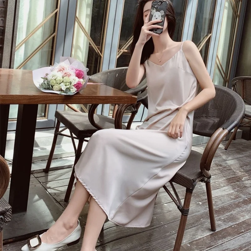 

2021 Fashion Women Korean Satin V Neck Long Dress Solid Party Elegant Female Summer Spaghetti Strap Dresses Casual Vestidos Y562