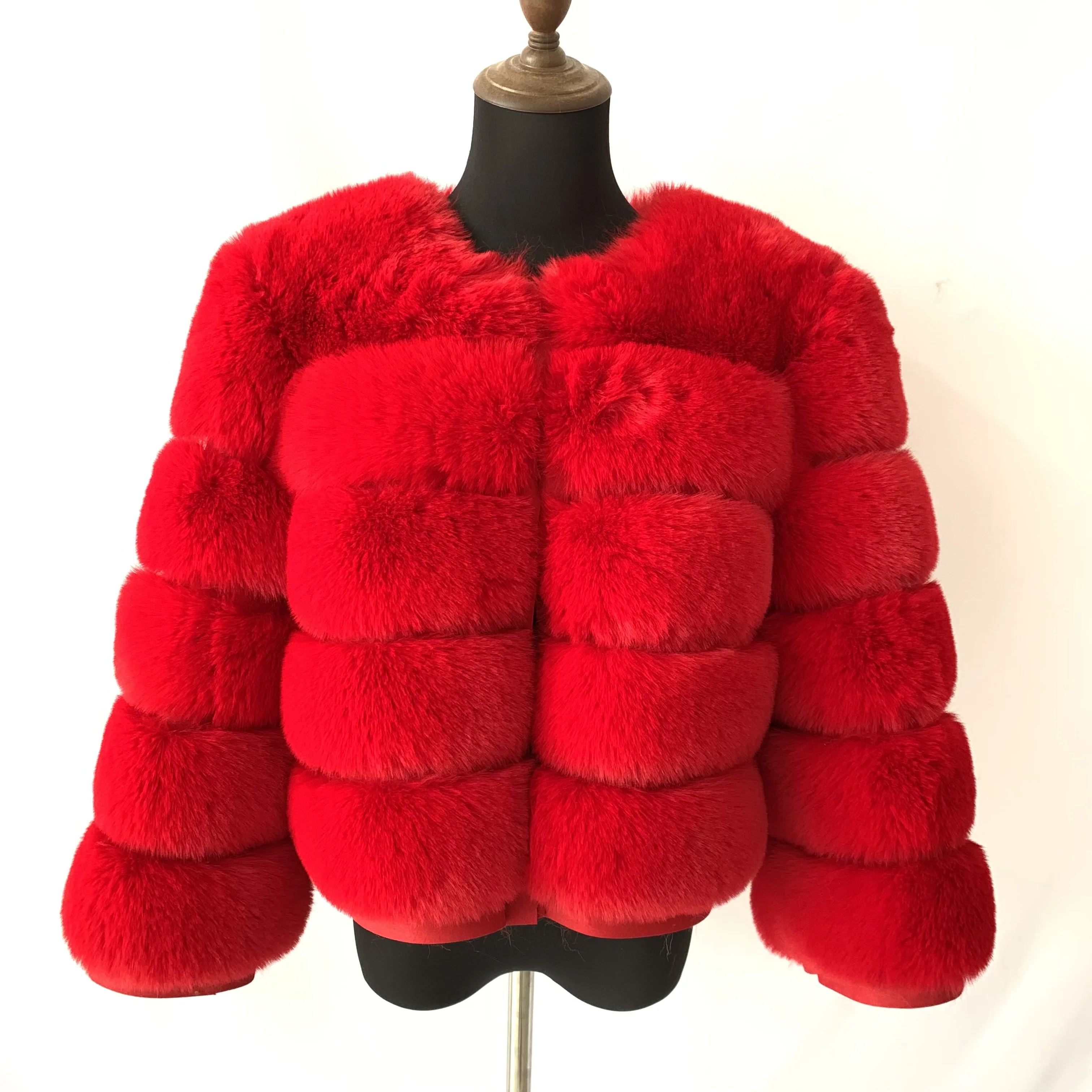 Женское искусственное меховое пальто осенне-зимнее пушистое высокого качества