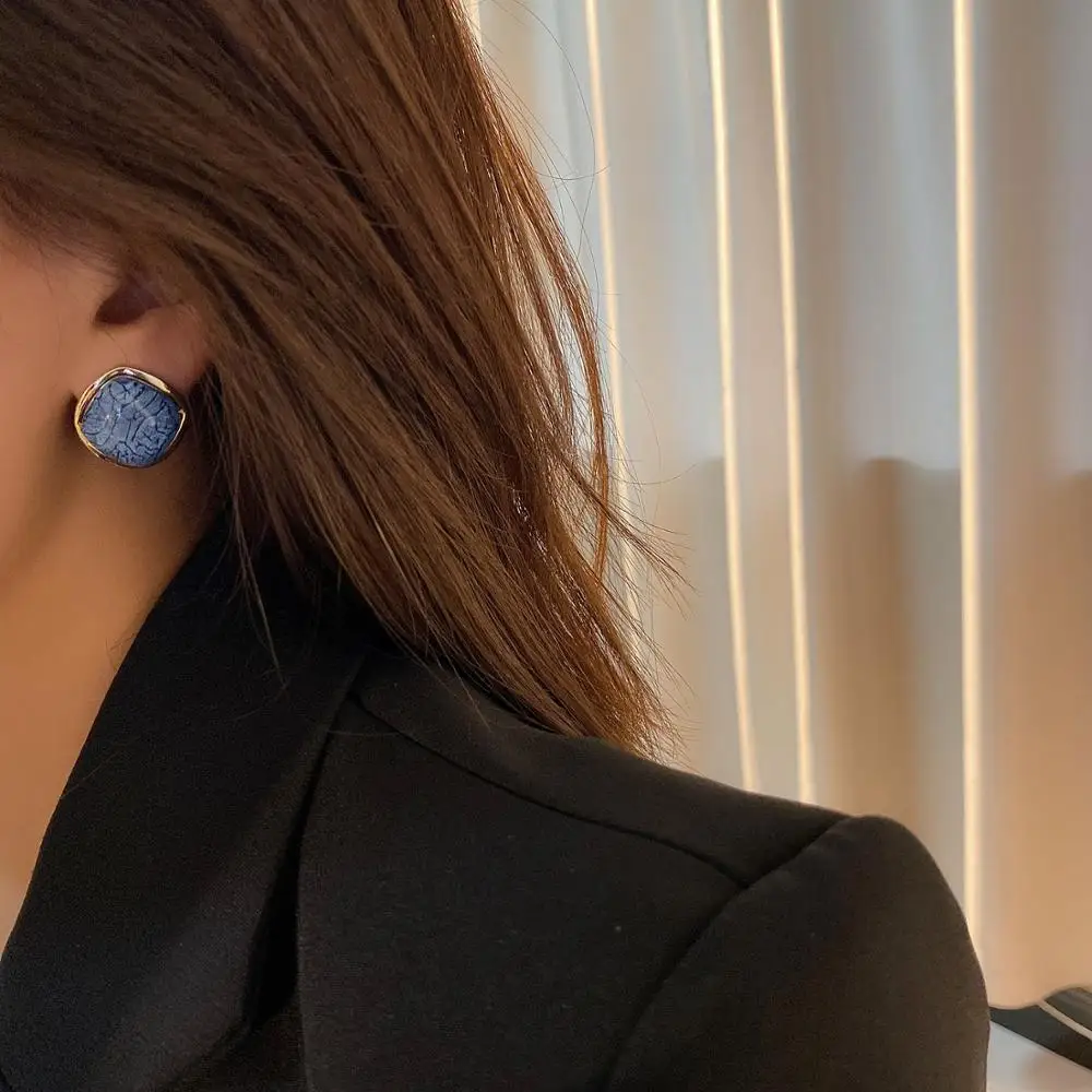 

French Style High Sense Retro Temperament Earrings Simple Generous Sen Earrings Resin Light Luxury Women Earrings