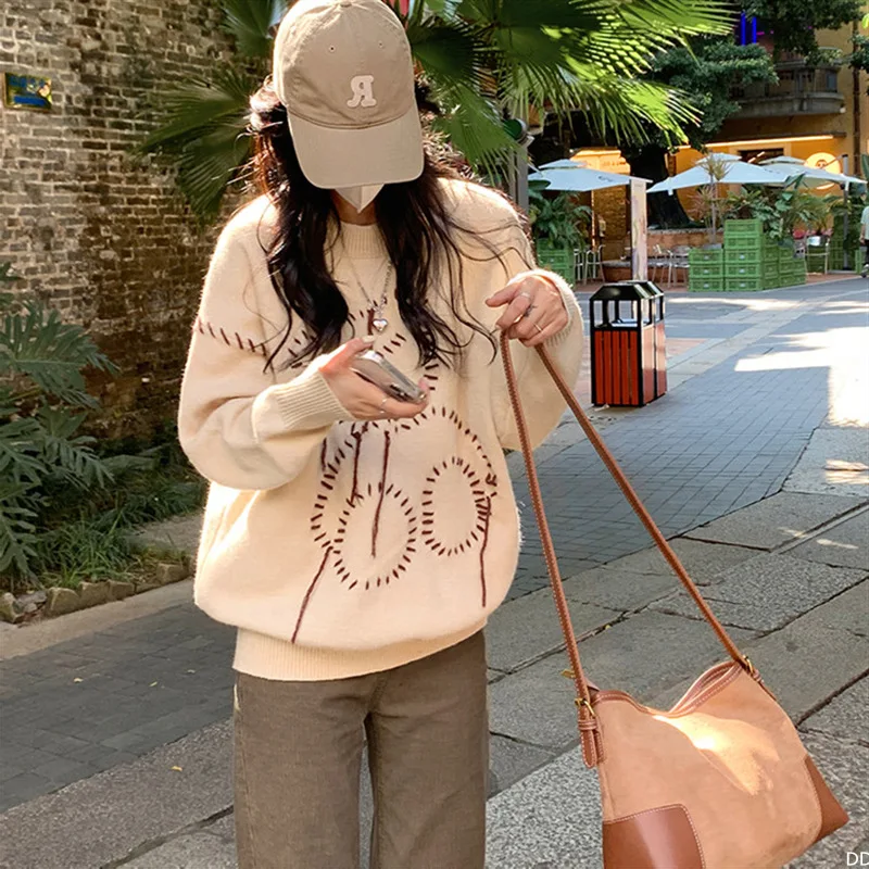 Пуловер женский с круглым вырезом Осень-зима 2021 | Женская одежда