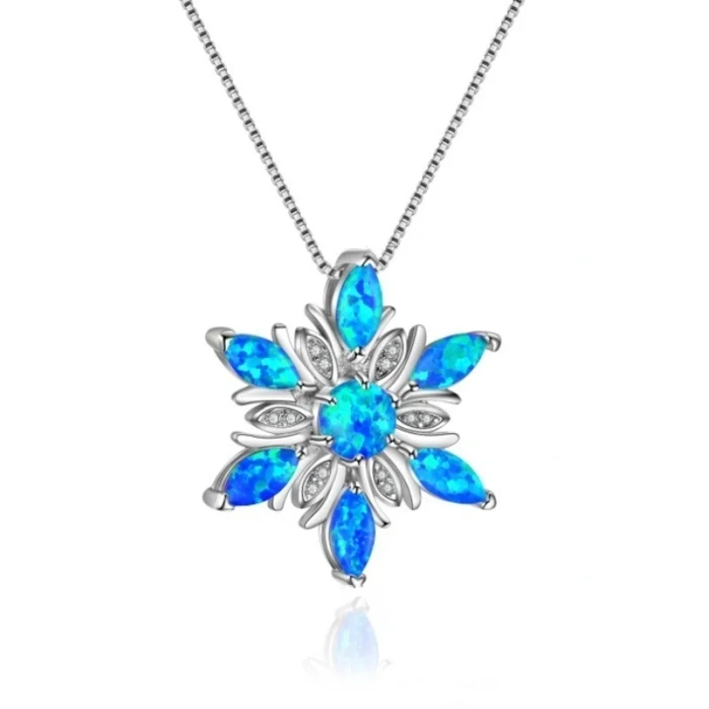 

European And American Fashion Hot-selling Snowflake Pendant Necklace Ladies Necklace New Wild Creative Snowflake Zircon Necklace