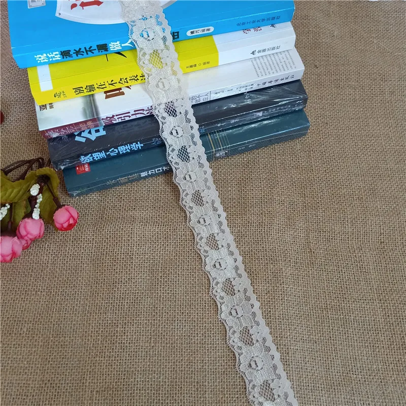 

2 meters/lot S1127-1 width 3.5cm Bright Two Colors white black latest style of thick lace for clothing edge decoration