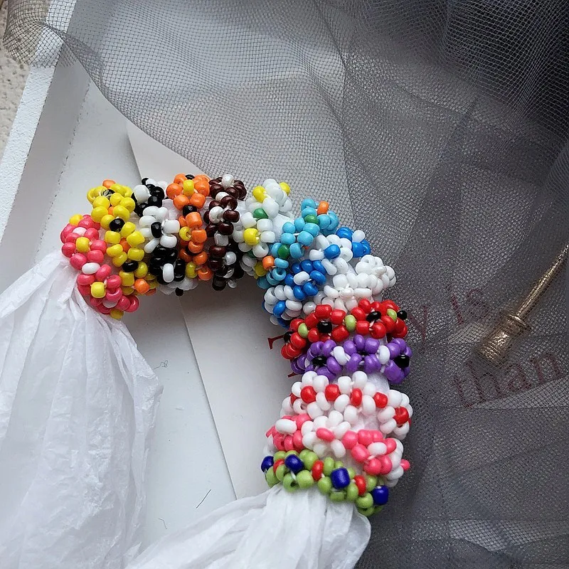 Женское кольцо ручной работы с маленькими цветами и рисовыми бусинами модные