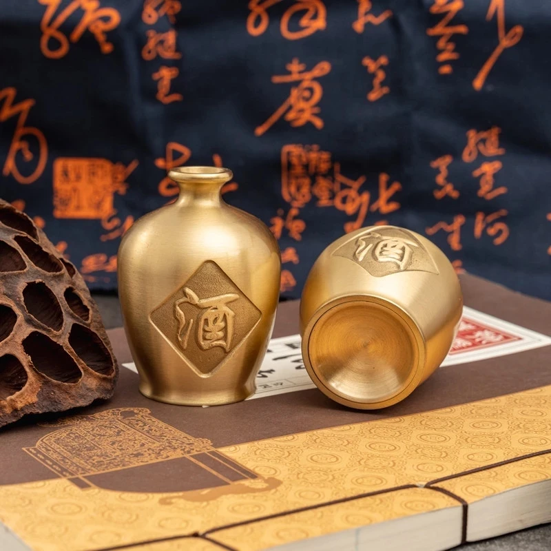 

Креативные медные украшения в форме винной бутылки для гостиницы, настольные украшения для офиса, ремесла, украшения для кабинета, реквизит...