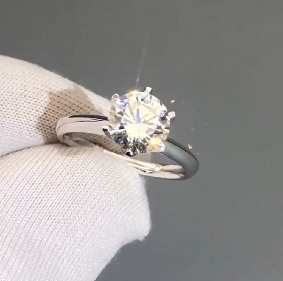 Кольцо женское из белого золота с муассанитом 2 карата | Украшения и аксессуары