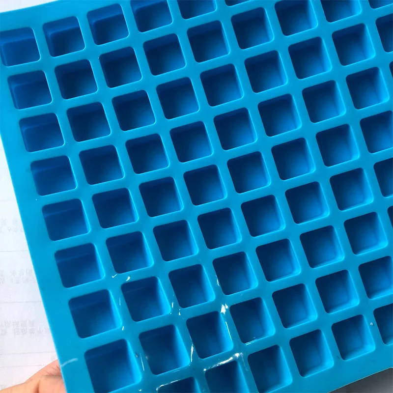 

1 PC Hot Sale Silica Gel Ice Tray Summer DIY Ice Box Ice Cube Mold Ice Mold 126 Grids Cells Ice Making Model Chocolate Mold