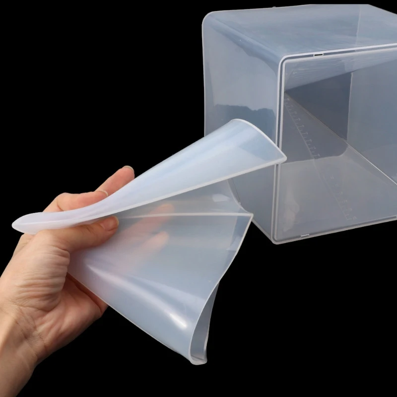 

Super Pyramid Silicone Mould & Large Pyramid Shape Diy Silicone Jewelry Mold Making Ornament Craft Mould 9.5X9.5X6cm