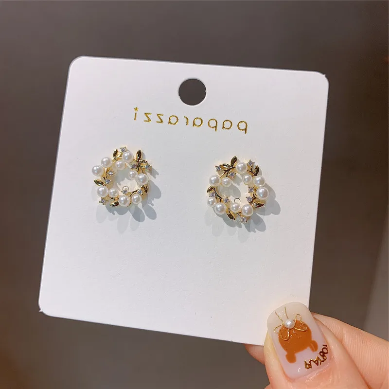 

2020 New Fashion Trend Women's Earrings Delicate Sweet Geometry Round Pearl Earrings For Women Party Jewelry Gifts Wholesale