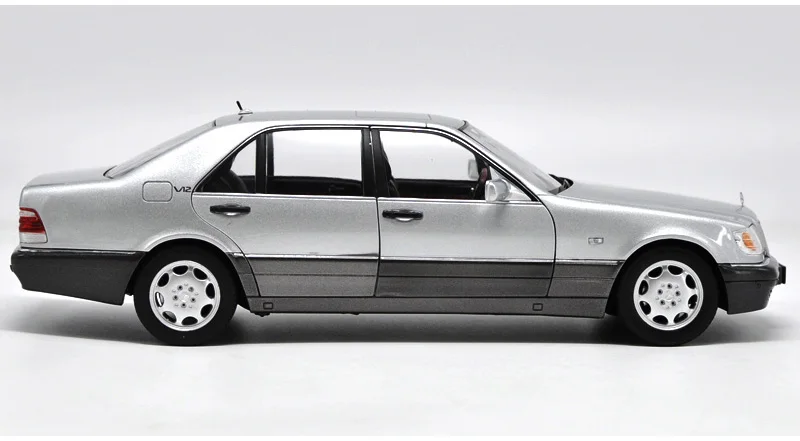 Оригинальная Авторизованная аутентичная 1:18 литая под давлением S600 S