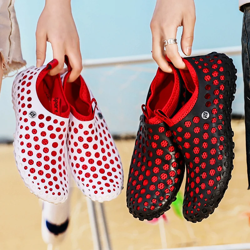 

New Rubber Slippers Unisex Casual Hole Shoes Men 2021 Korean Style Trendy Beach Zapato Women Hot Breathable Non-Slip Sandals D4