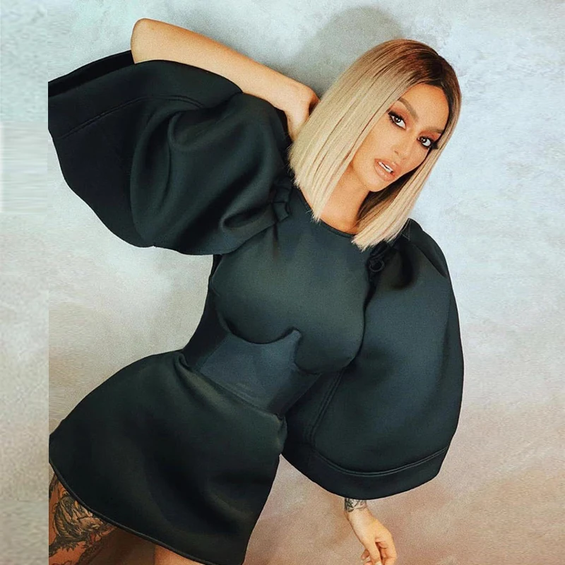 Женские вечерние мини платья черного цвета с расклешенными рукавами облегающая