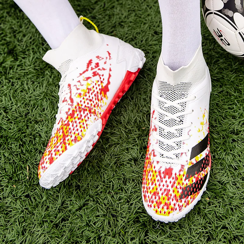 Высокие спортивные кроссовки мужские комнатные детские футбольные бутсы